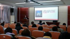 关担任人、退休教师代表和2025级本科重生